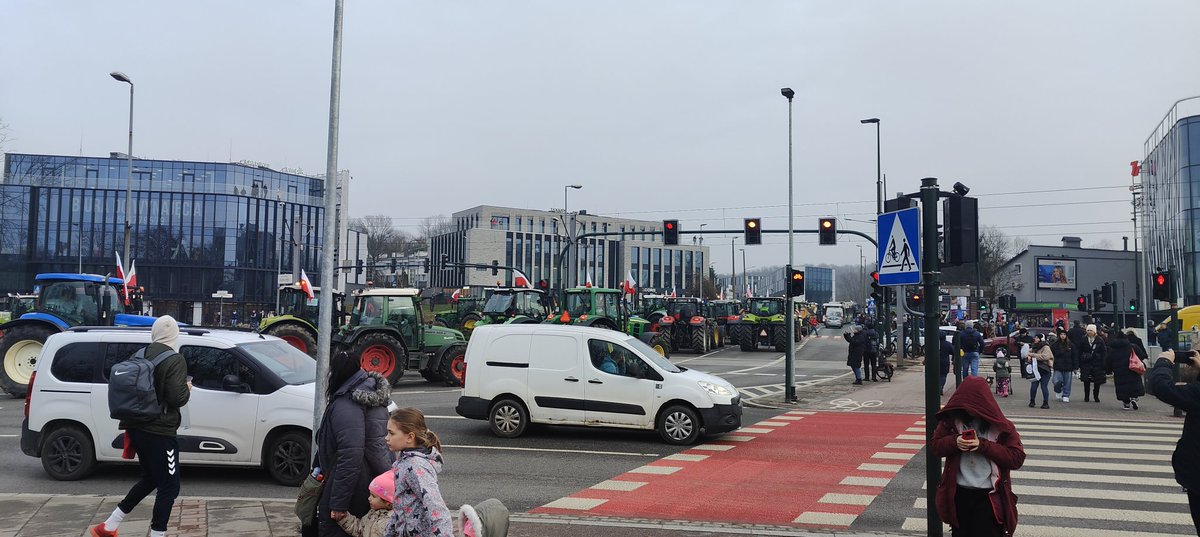 MarcinM14's tweet photo. #protestrolnikow #Krakow https://t.co/I2EwaxagGt
