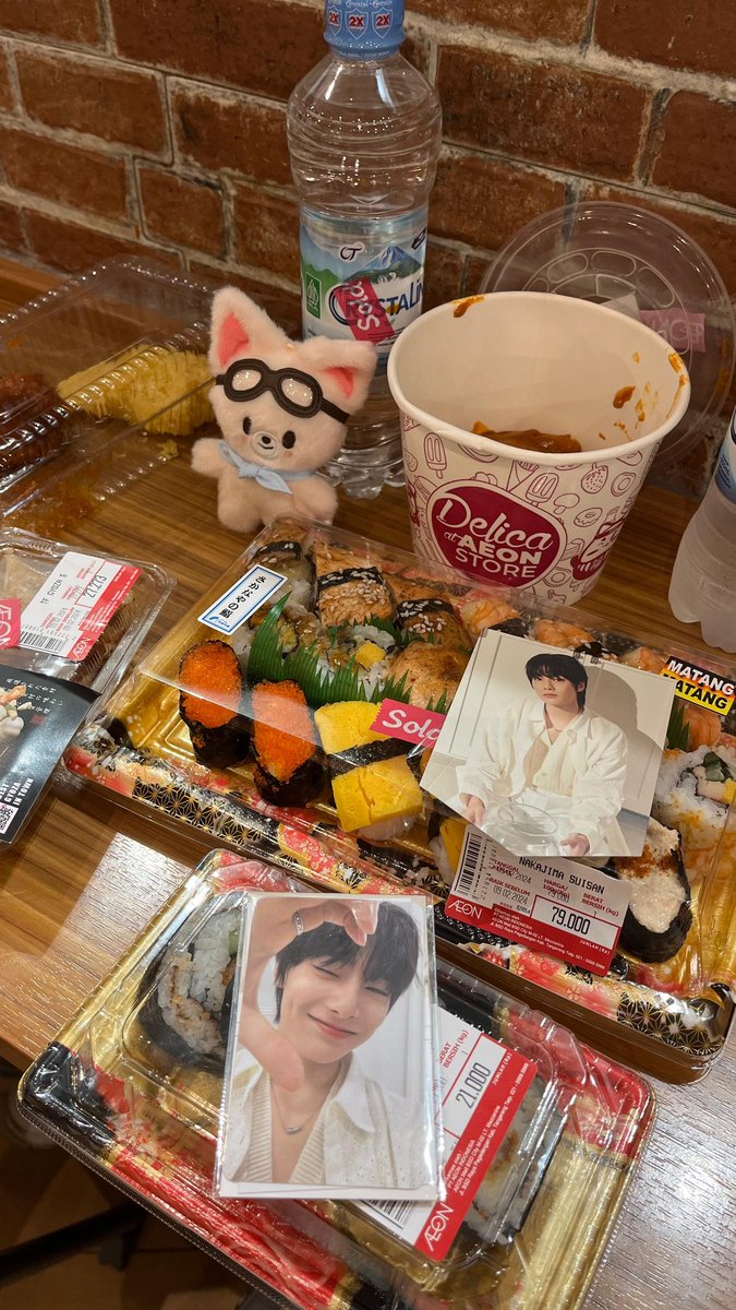 lordjeongin's tweet photo. my man's birthday celebration 🎉🎉🎉🫶

@hihanghohengSKZ 
#space_INvaders #HappyINDay
#PrinceOfVocals_IN_Day
#아이엔_생일이다_크림채우자
#StrayKids #스트레이키즈
#아이엔 #I_N https://t.co/6jsRb4OkCF