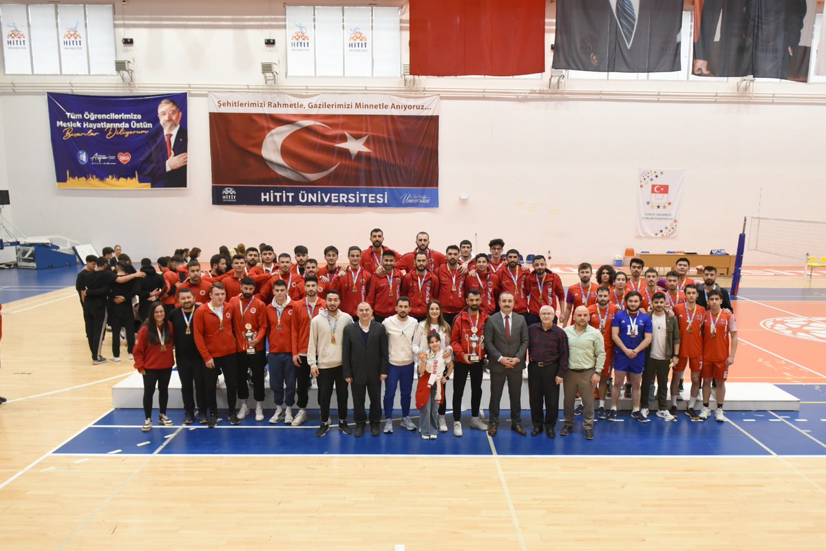 HituKurumsal's tweet photo. Erkek ve Kadın Voleybol Takımlarımız, ev sahipliğimizde düzenlenen ÜNİLİG Bölgesel Voleybol Müsabakalarında şampiyon oldular.

✍️https://t.co/drre4J68aP

#HititÜniversitesi @ProfAliOzturk https://t.co/qf8y68tJWJ