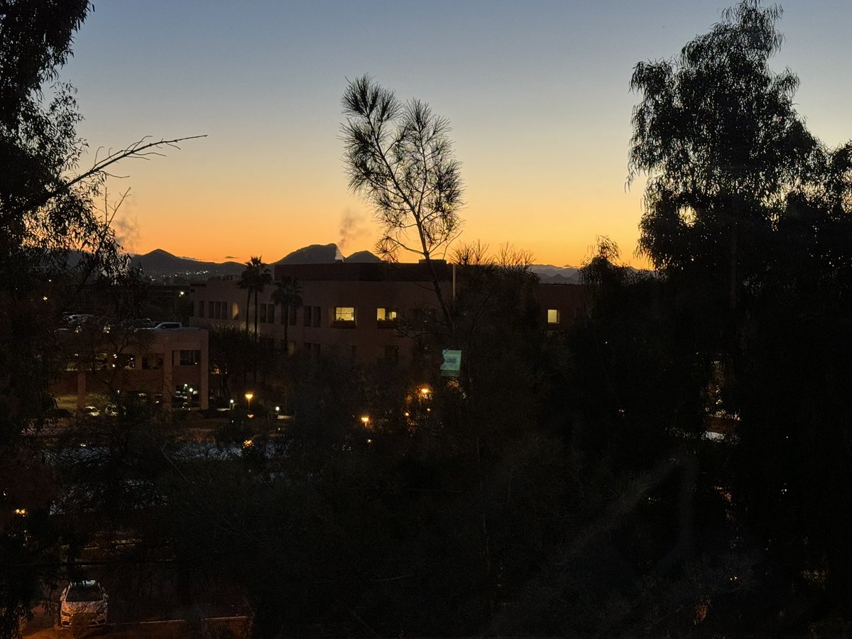 summerbreez0019's tweet photo. Good morning from my hospital room on the top floor.
At least I have this view while Iโm being run through the wringer on a million other tests. ๐ฉ๐
#az #thisisarizona ๐ต๐๏ธ https://t.co/ze7WFGbtyT