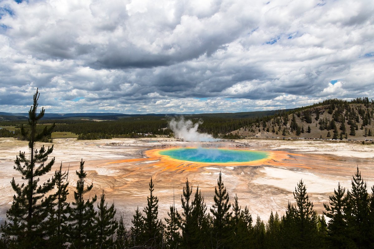 YellowstoneNPS's tweet photo. Enhance, enhance, enhance… Whether you’re viewing from the overlook or the boardwalks, the views of Grand Prismatic are super scenic. Where are you heading first, the overlook or the boardwalks? #VolcanoWeek https://t.co/GQXjF42kNo