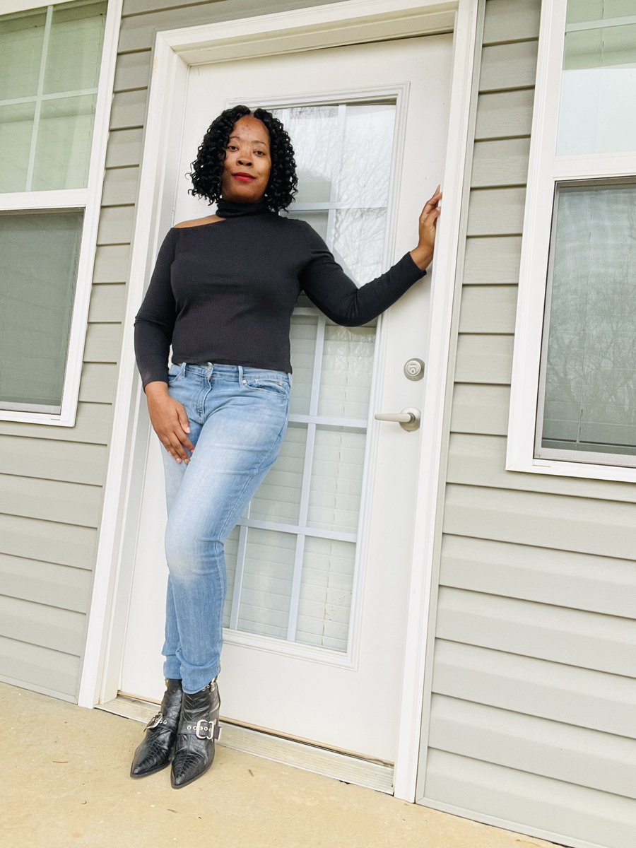 lasheikcalhoun's tweet photo. "Escaping the ordinary and embracing the extraordinary! 🌟✨ #weekendvibes #rediscoveryourself #fridaymood #aquariusseason #trysomethingnew #stepoutonfaith #lookoftheday #womenover40 #maturewomen https://t.co/ukfLxBsDjR