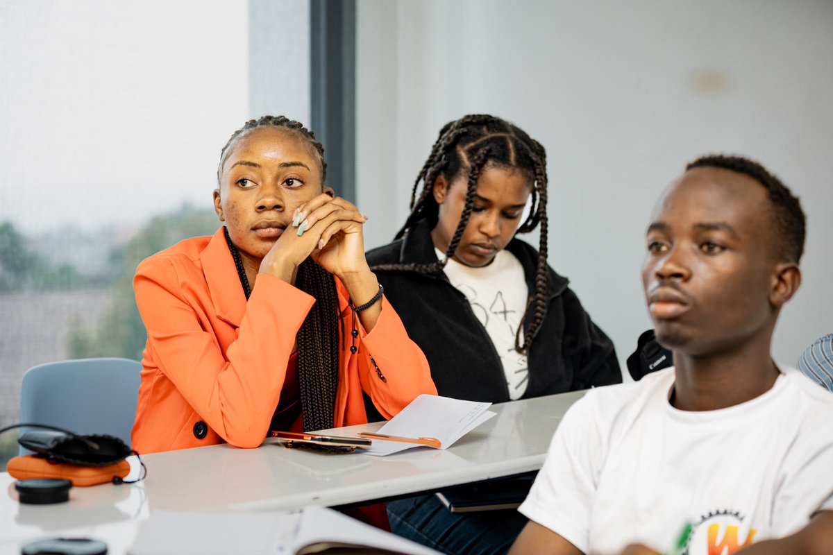 go_innovation's tweet photo. Début de la deuxième partie de la formation Multimédia avec @michellunanga , photographe et DG chez @LTAImages. Les apprenants ont été plongés dans le monde de la production multimédia en explorant ses liens essentiels avec les Objectifs de Développement Durable (ODD).[ 1/2 ] 🇨🇩 https://t.co/UJBgOwbWga