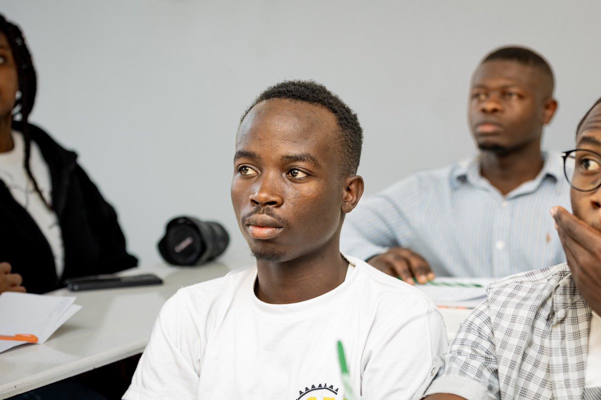 go_innovation's tweet photo. Début de la deuxième partie de la formation Multimédia avec @michellunanga , photographe et DG chez @LTAImages. Les apprenants ont été plongés dans le monde de la production multimédia en explorant ses liens essentiels avec les Objectifs de Développement Durable (ODD).[ 1/2 ] 🇨🇩 https://t.co/UJBgOwbWga