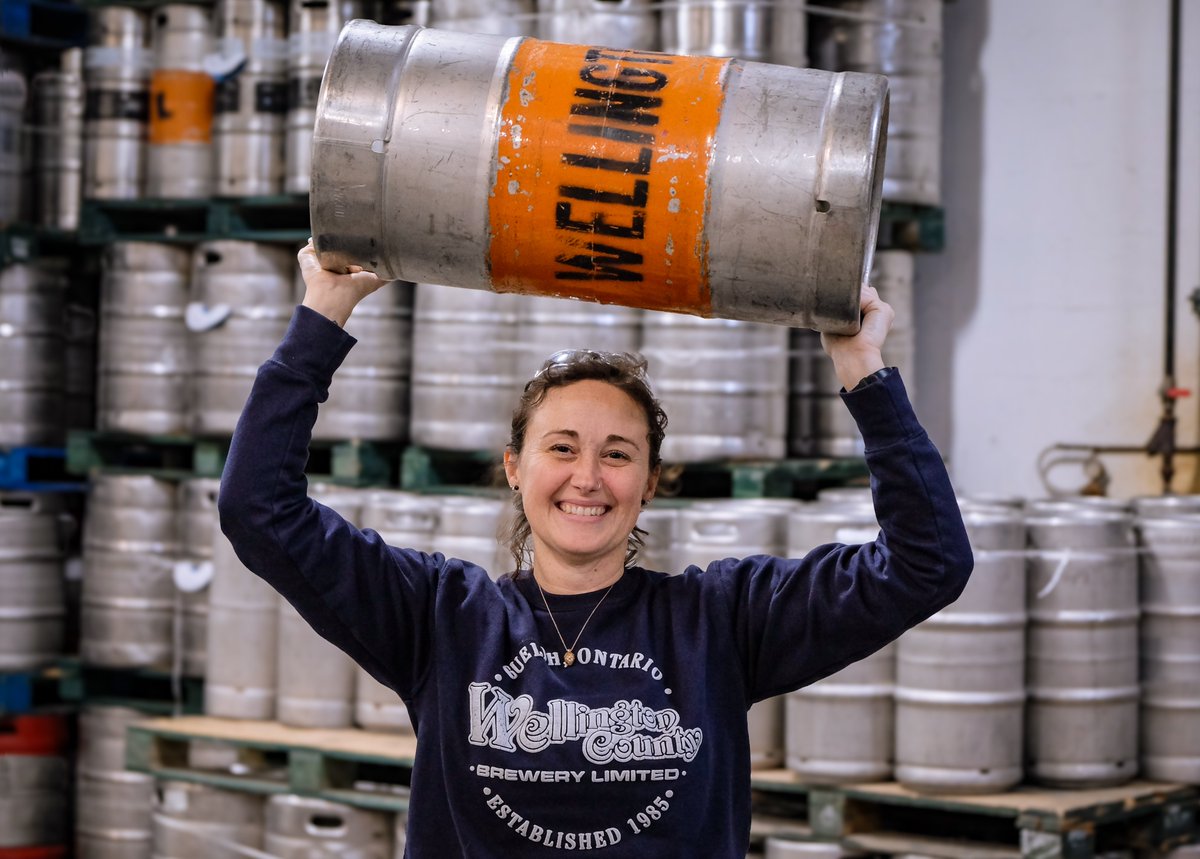 Take your game day get-together to the next level with a Welly Keg! 🏈 Grab a Welly Keg Party Pack! store.wellingtonbrewery.ca/collections/dr…