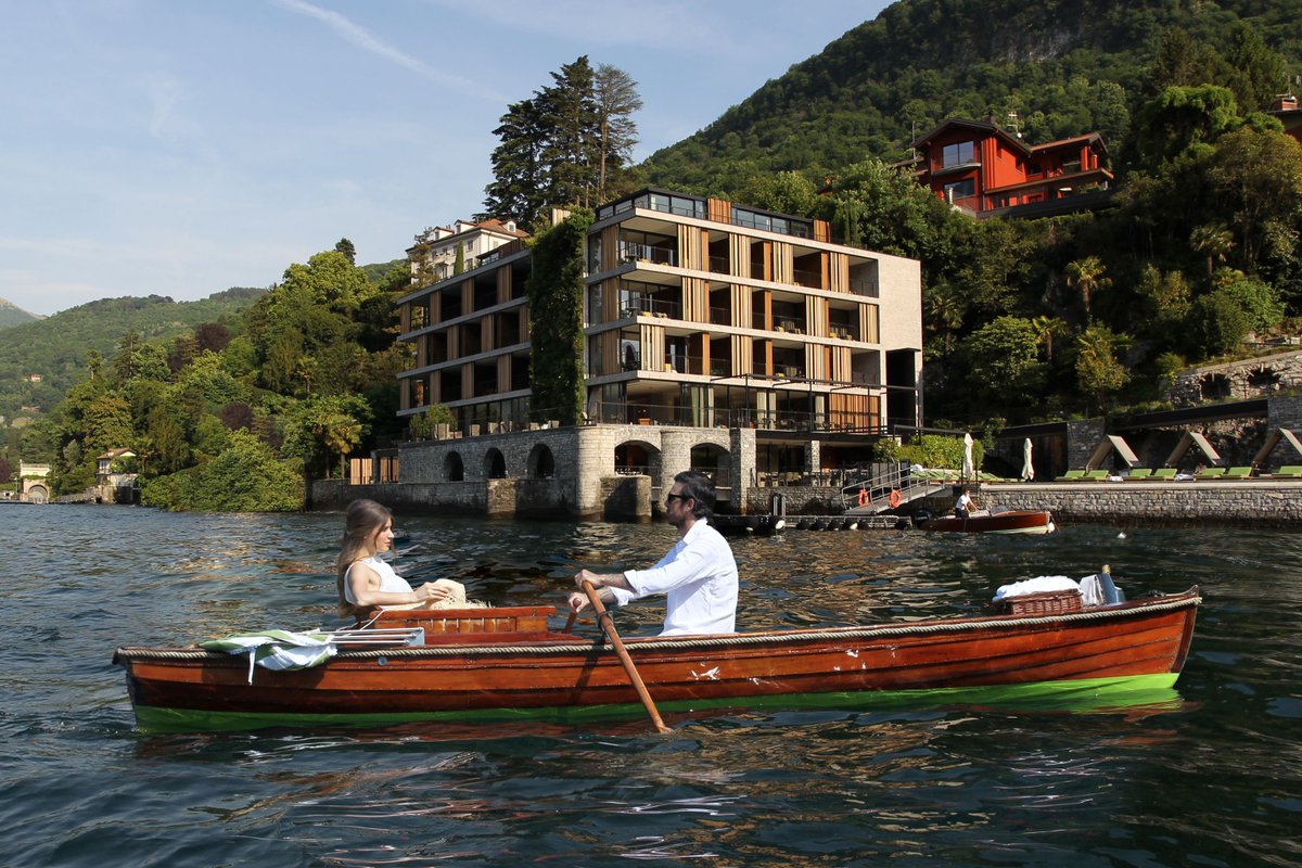il_sereno's tweet photo. Savor the 'dolce vita' on Lake Como's serene waters. A romantic rendezvous on our chic 'Inglesina' boat with a delicious picnic on board, navigating the essence of luxury. Embrace the charm, embrace the moment.
.
.
https://t.co/SFW5SpeJcN
Ph. Lorenzo Curcetti https://t.co/Gyd2xMEuMf