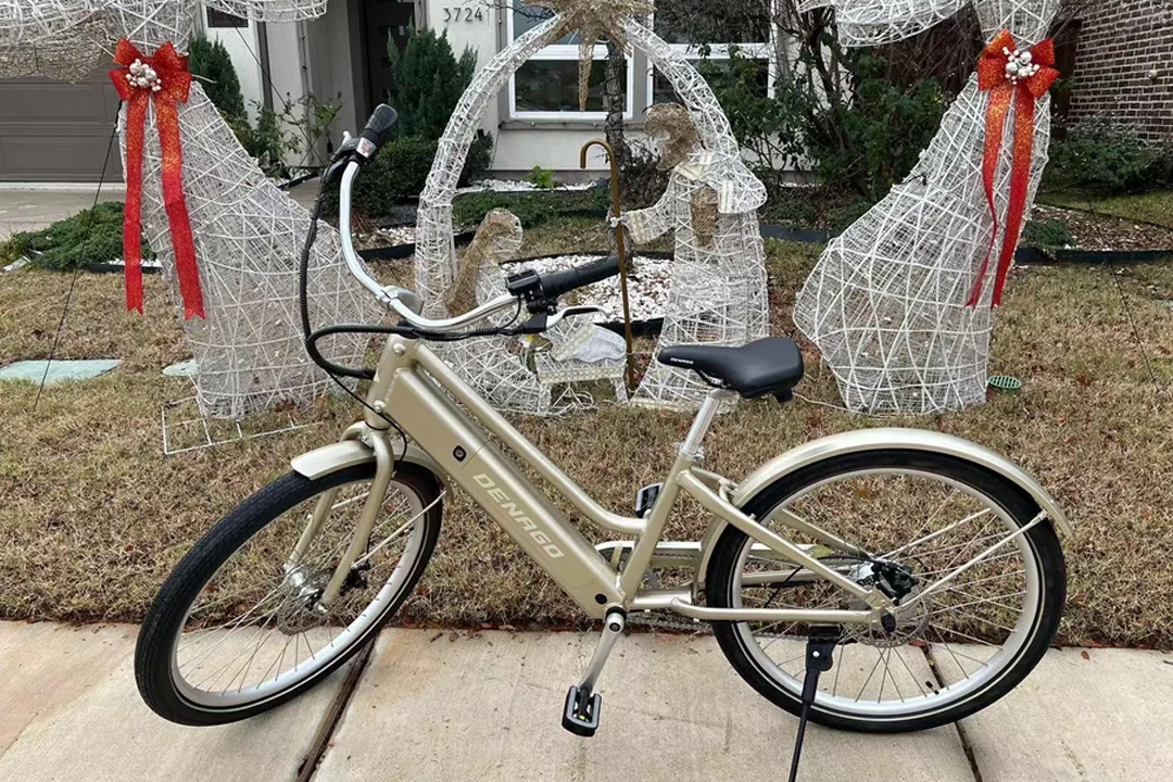 🚴‍♂️Gift to oneself, the maiden voyage. In every adventure, discover the joy in life.
📷(Photo from reddit by wooden_fixing)#Denago #denagoebikes #electricbikes #cruiserebike #gift #Journey #adventure #ebikes