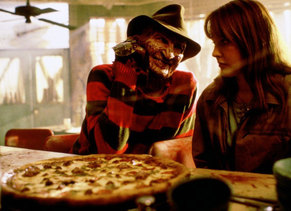 Happy #nationalpizzaday 🍕 Who else wants #horrormovies and pizza this weekend? 🤚