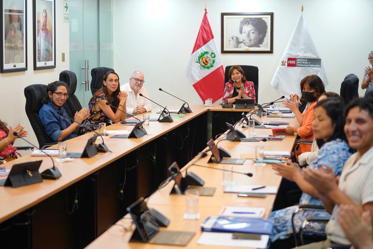 MimpPeru's tweet photo. La @TolentinoGNancy participó ayer en la presentación de resultados del programa piloto “Hablemos entre Patas”, una propuesta de intervención enfocada en los hombres para prevenir y reducir la violencia familiar y sexual hacia la mujer promoviendo una masculinidad sana a través de herramientas digitales.