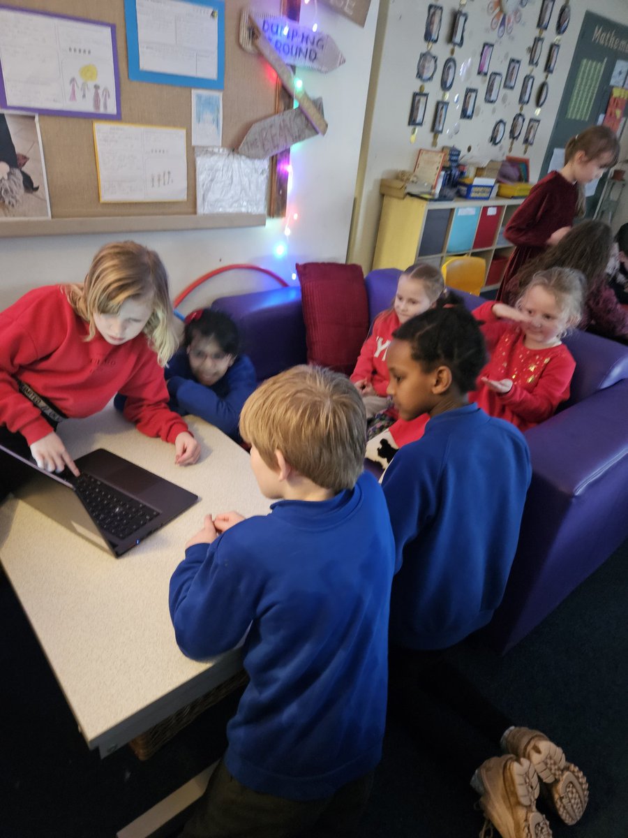 We loved showing Dosbarth Derbyn our work on Healthy Eating. They listened carefully and asked some super questions. <a href="/CoedGlas/">Coed Glas Primary</a>