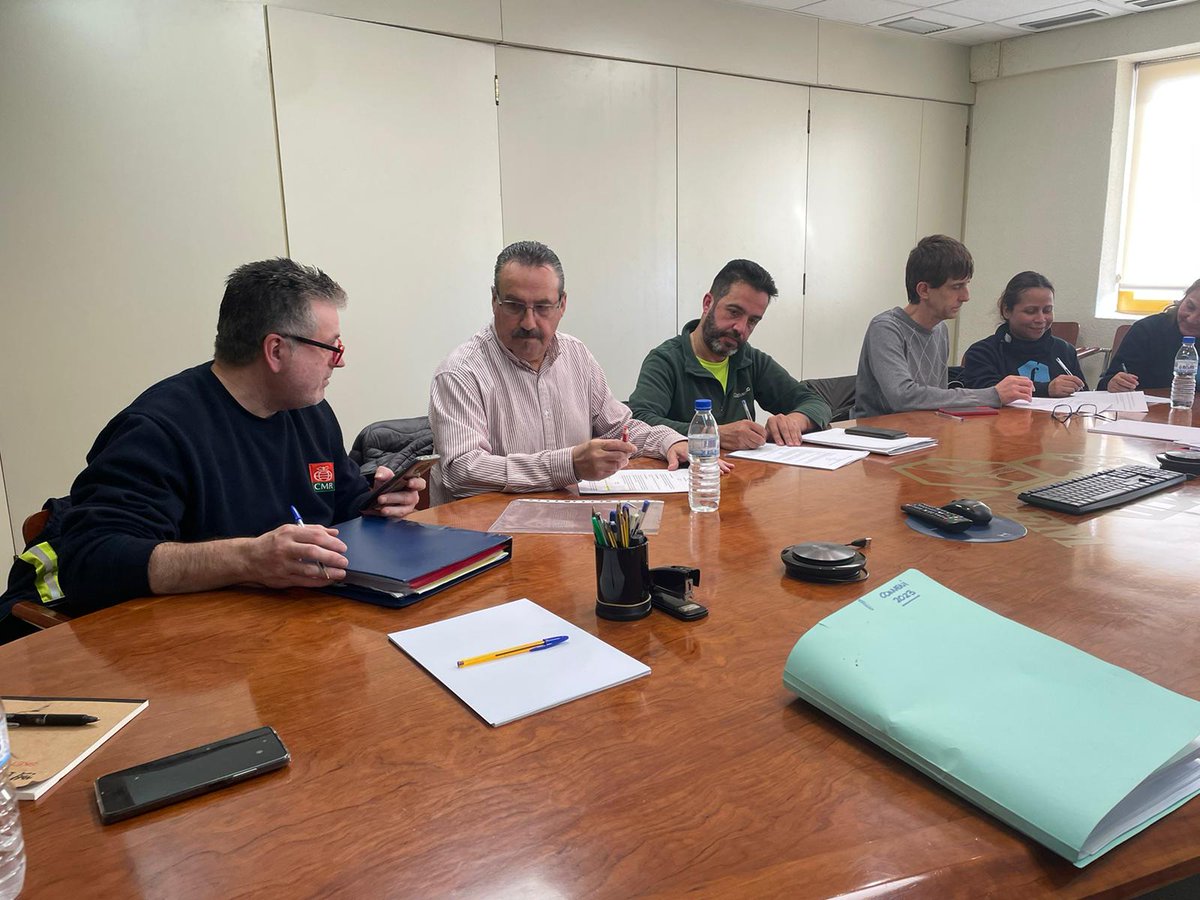 ✍️ Avui hem signat el Conveni de majoristes de fruites i verdures de la província de Barcelona per als anys 2023-2024. 
Un #ConveniDigne que recull les principals reivindicacions que vam plantejar en la negociació.