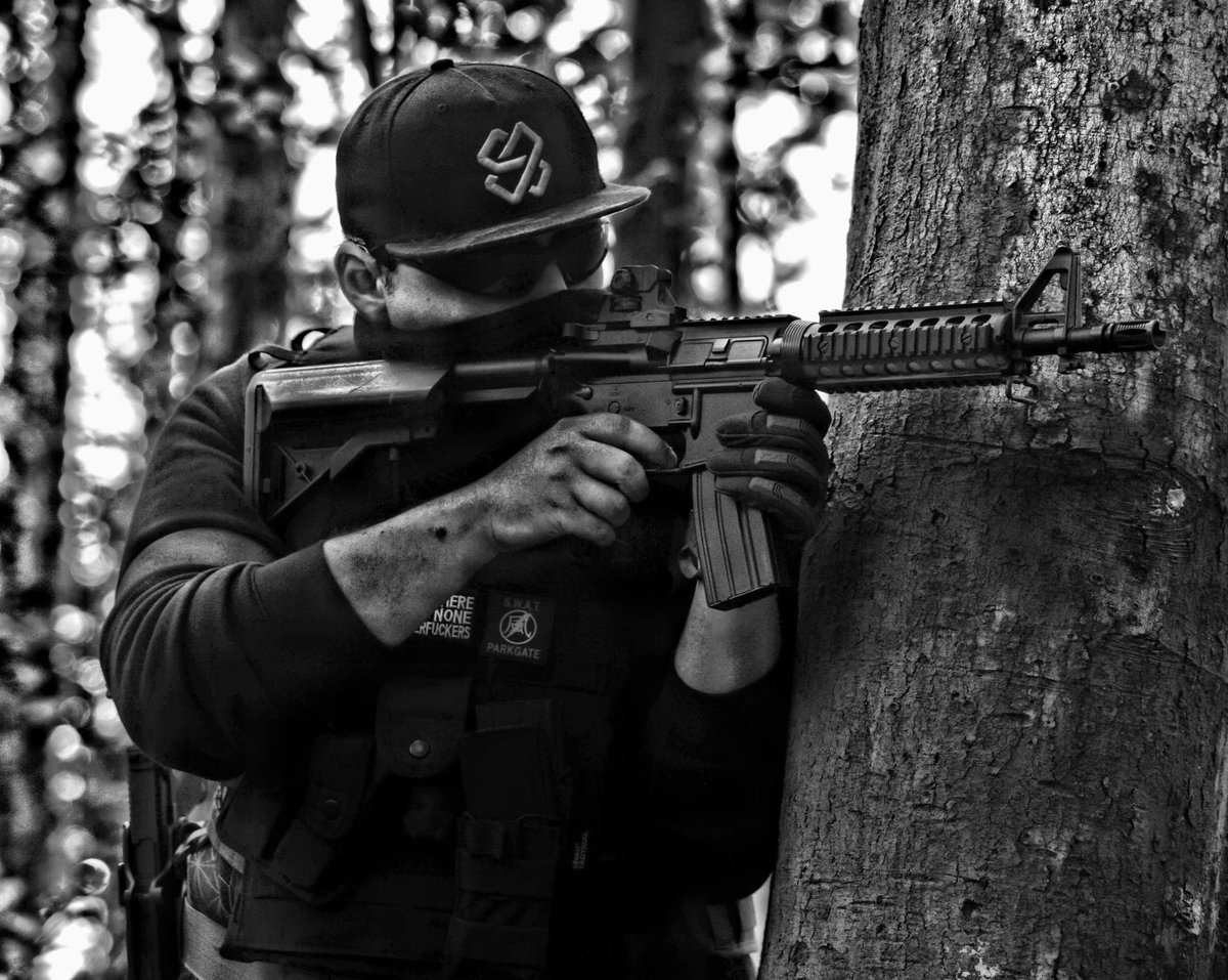 U_K_D's tweet photo. @Syndicate @SyndicateOG First pic, Matrix hoody under vest, the snap just became part of my regular gear when I first started out in airsoft. https://t.co/yt0qsykKFf