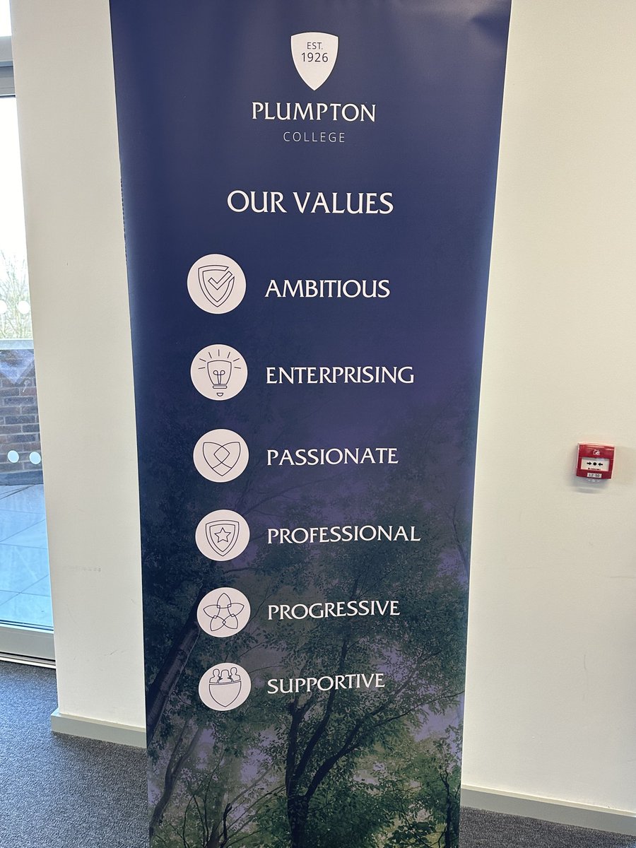 It was a great privilege to join the ⁦⁦@PlumptonCollege⁩ student values awards. Some truly outstanding students received awards and it was a pleasure to chat with them and their supporters.