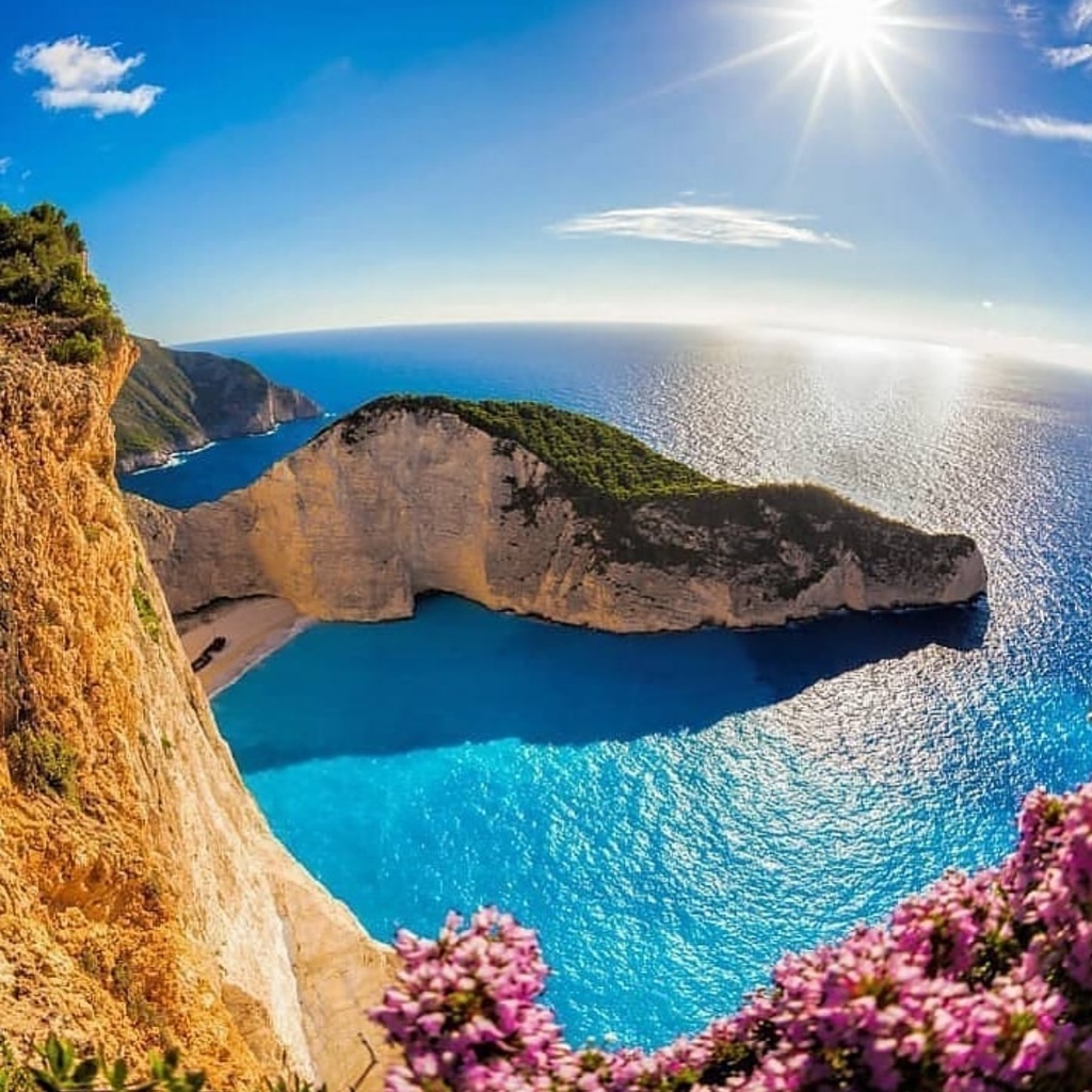 Who else is ready to get lost in the beauty of Zakynthos, where every corner is a postcard-worthy moment? 🏝️✨
.
.
#navagiobeach #greece #greece_travel #greecelover_gr #greeceislands #greekislands  #instagreece #zakynthos  #mediterranean #bluesea #bluesky #picoftheday