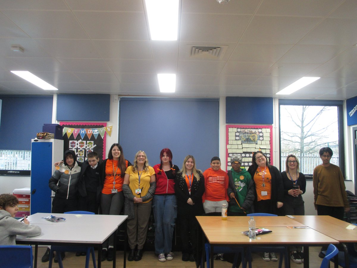 It's all Orange at the Rise today! in support of 'Mind' and Children's Mental Health Week. Staff and Pupils were asked to wear something Orange by a year 11 pupil for such a worthy cause. 🧡📷<🍊