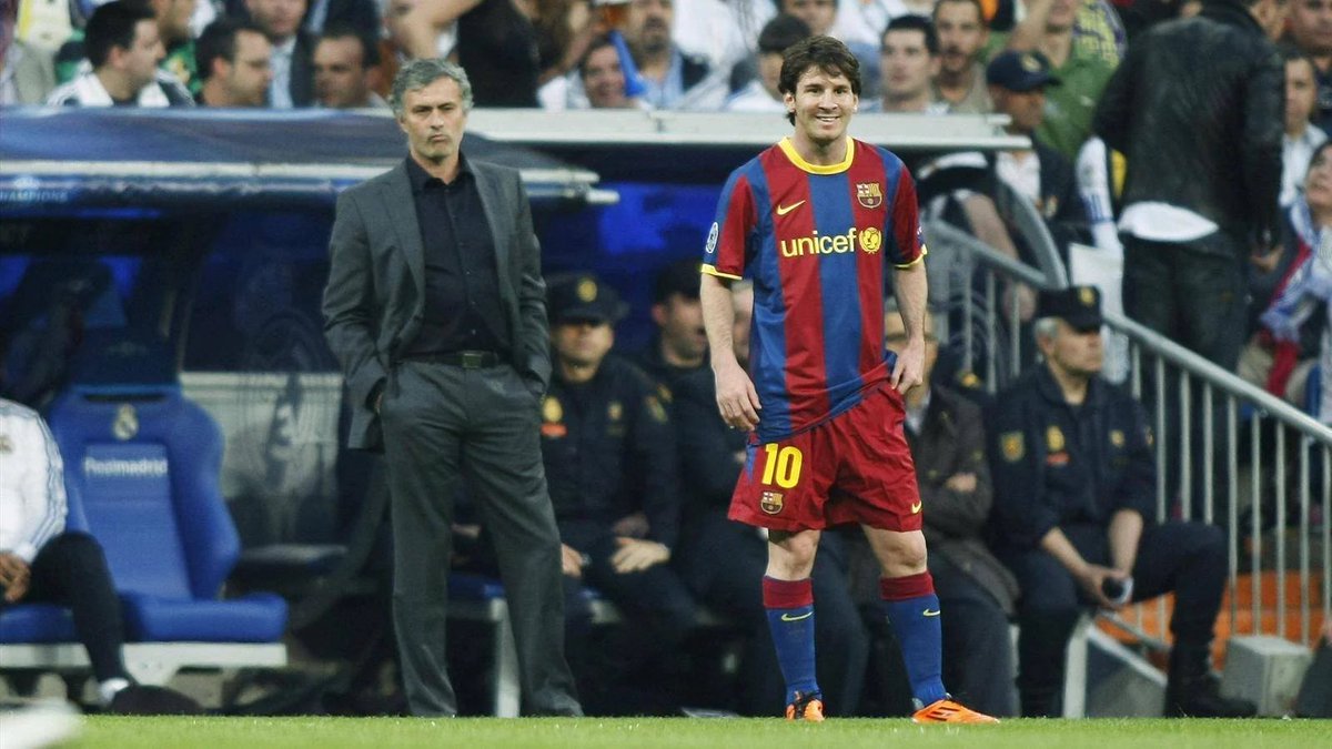 giraltpablo's tweet photo. “¿Un jugador que me hubiera gustado entrenar? Nunca llegué a entrenar a Messi, pero nadie puede entrenar a Messi. Es absurdo pensarlo, porque nació con todo y ya sabe todo. 

Él podría enseñarme algunas cosas… Todo lo que podrías decir es que tuviste el honor de tenerlo en tu equipo” ― José Mourinho 🇵🇹