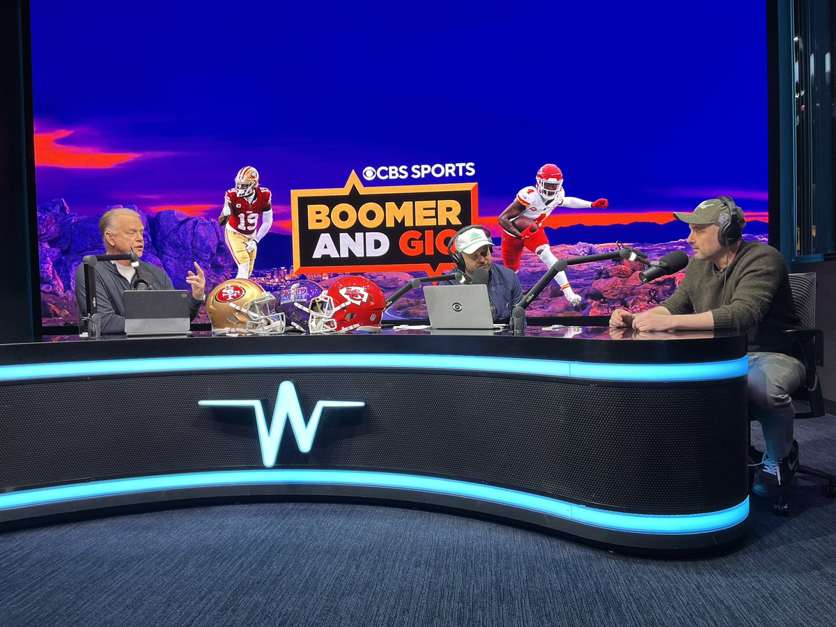WFANmornings's tweet photo. Talking Jets and wine with @garyvee https://t.co/iwNPnQrmBx