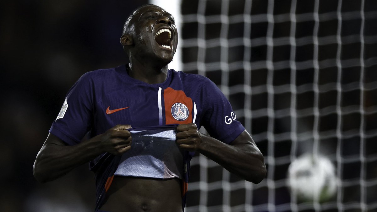 MediaParisien's tweet image. 🇫🇷 Kolo Muani : « Mais je vais te faire une confidence : avec le temps, les gens diront que c’était un bon prix pour Randal Kolo Muani. 

Je sais qu’en ce moment les gens disent : « 90M pour Kolo Muani, c’est quoi ça ? ». Moi je dis : « Ils verront », tout simplement. »

🔥 C’est…