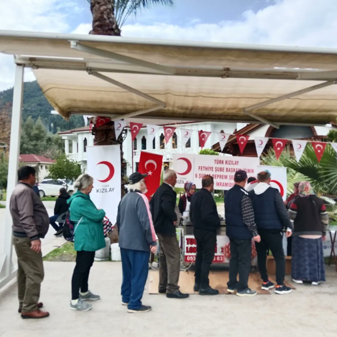 turk_subesi's tweet photo. Türk Kızılay Fethiye Şubesi olarak Kaymakamımız İsmail Hakkı ERTAŞ'n katılımları ile Türk Kızılay Fethiye Şube Başkanımız Burhanettin TUNA ve yönetimi tarafından  6 Şubat Deprem Şehitleri için Lokma ikramında bulunmuştur
@fethiyegovtr 
@Kizilay 
@FatmaMericYlmaz https://t.co/nhkUmuMjJK