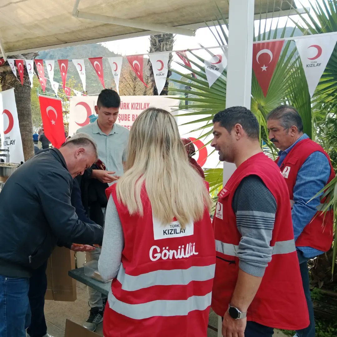 turk_subesi's tweet photo. Türk Kızılay Fethiye Şubesi olarak Kaymakamımız İsmail Hakkı ERTAŞ'n katılımları ile Türk Kızılay Fethiye Şube Başkanımız Burhanettin TUNA ve yönetimi tarafından  6 Şubat Deprem Şehitleri için Lokma ikramında bulunmuştur
@fethiyegovtr 
@Kizilay 
@FatmaMericYlmaz https://t.co/nhkUmuMjJK
