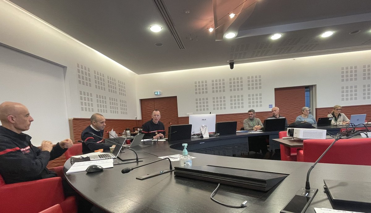 ANAMNESIS (@anamnesismsp) on Twitter photo Temps d’échange avec l’#ANDSIS sur les missions des sous directions santé, la promotion du volontariat, les évolutions statutaires. Temps d’échange avec l’#ANDSIS sur les missions des sous directions santé, la promotion du volontariat, les évolutions statutaires.