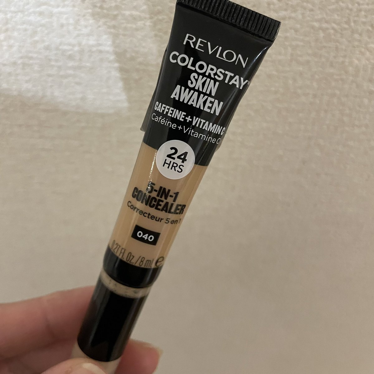 hanadeka_hanako's tweet photo. 鼻孔縁挙上の傷跡隠しに超おすすめのコンシーラーはコレ。

傷跡ってしばらくは中々ファンデが乗らないし、落ちやすい。

けどコレは術後10日の傷に乗ったし、1日落ちにくかった！！3週間過ぎてきたころにはもう普通に馴染む。

お手頃価格なのもありがたい🙏
#鼻孔縁挙上 #小鼻縮小 #傷跡 https://t.co/cKCGJzMACK