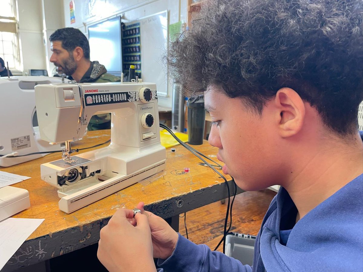 CIOBCitywide's tweet photo. Welcome back, Fashion Design at Lyons! 🧵✨ Mastering the sewing machine requires time and patience, but Lyons students are up for the challenge. #LyonsCommunity #FashionDesign #Sewing #Design @LyonsBklyn @DOEChancellor @NYCSchools https://t.co/6fCc5GsI90