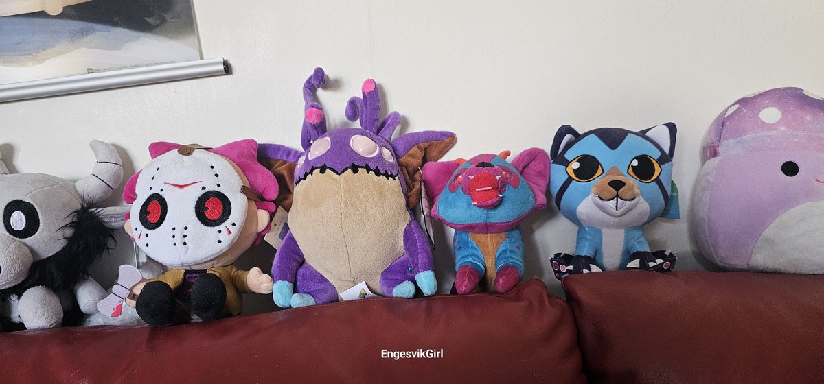 AEngesvik's tweet photo. @SyntacYT Mystique is finally here! Joining  @TheAx3Man Miniaxe, Cupcake and my Noglin 💜 https://t.co/TO1SL6HIMz