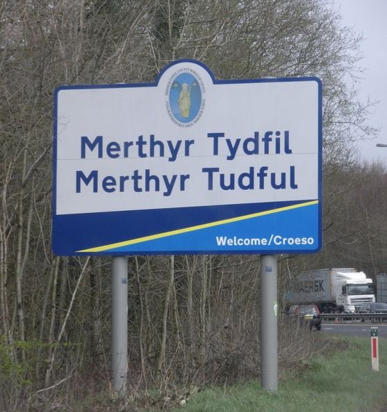 BuildUpWales's tweet photo. Surely now is the time to use the original Welsh spellings of place names rather than keeping slightly anglicized spelling versions?

Caerffili (Caerphilly), Merthyr Tudful (Merthyr Tydfil)

(THREAD) https://t.co/W2CucPHPNe