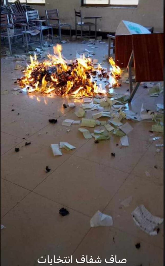 Ambz804's tweet photo. یہ پڑا ہے صاف شفاف انتخاب اور ووٹ کو عزت دو کا بیانہ ۔۔
@ECP_Pakistan 
#GeneralElectionN0W 
#ElectionResult https://t.co/RgqbdkwlhW