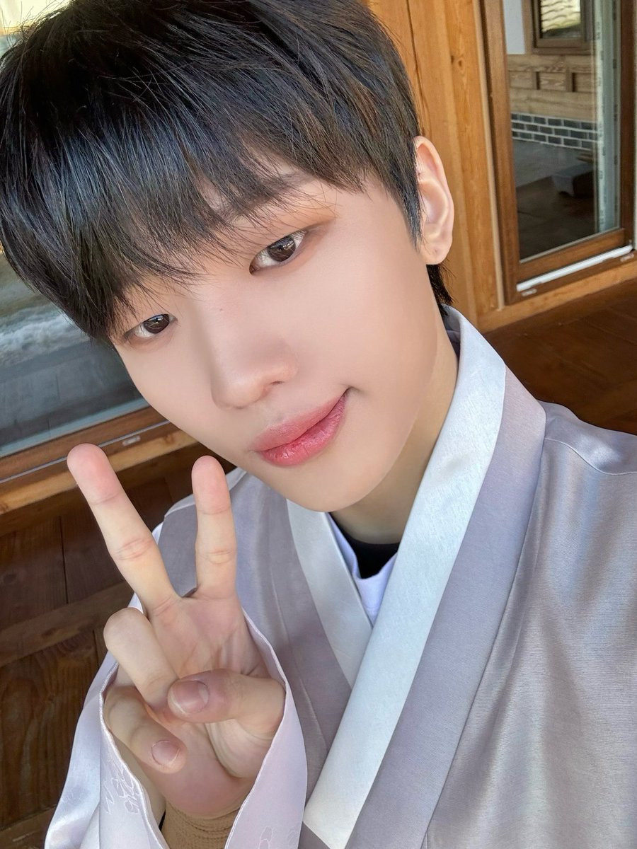 이제 “준혁”의 시대입니다…ㅎ🥴

#천준혁 #JUNHYEOK