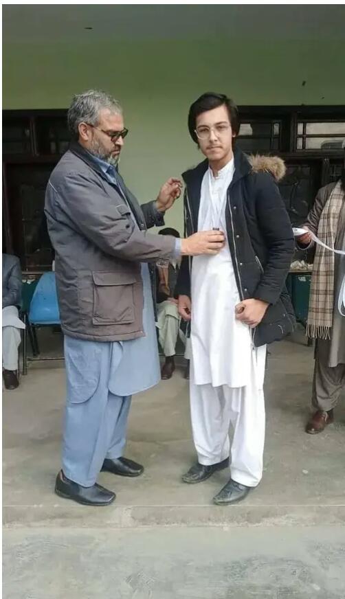 Faqeereajm's tweet photo. @khush_with_IK "Yes, he is the grandson of PTI elected MPA Haji Abdul Munim.

He was my student.

He was killed by police (elite force probably). "

A message I got from my friend from Shangla. https://t.co/547ldpqo5x