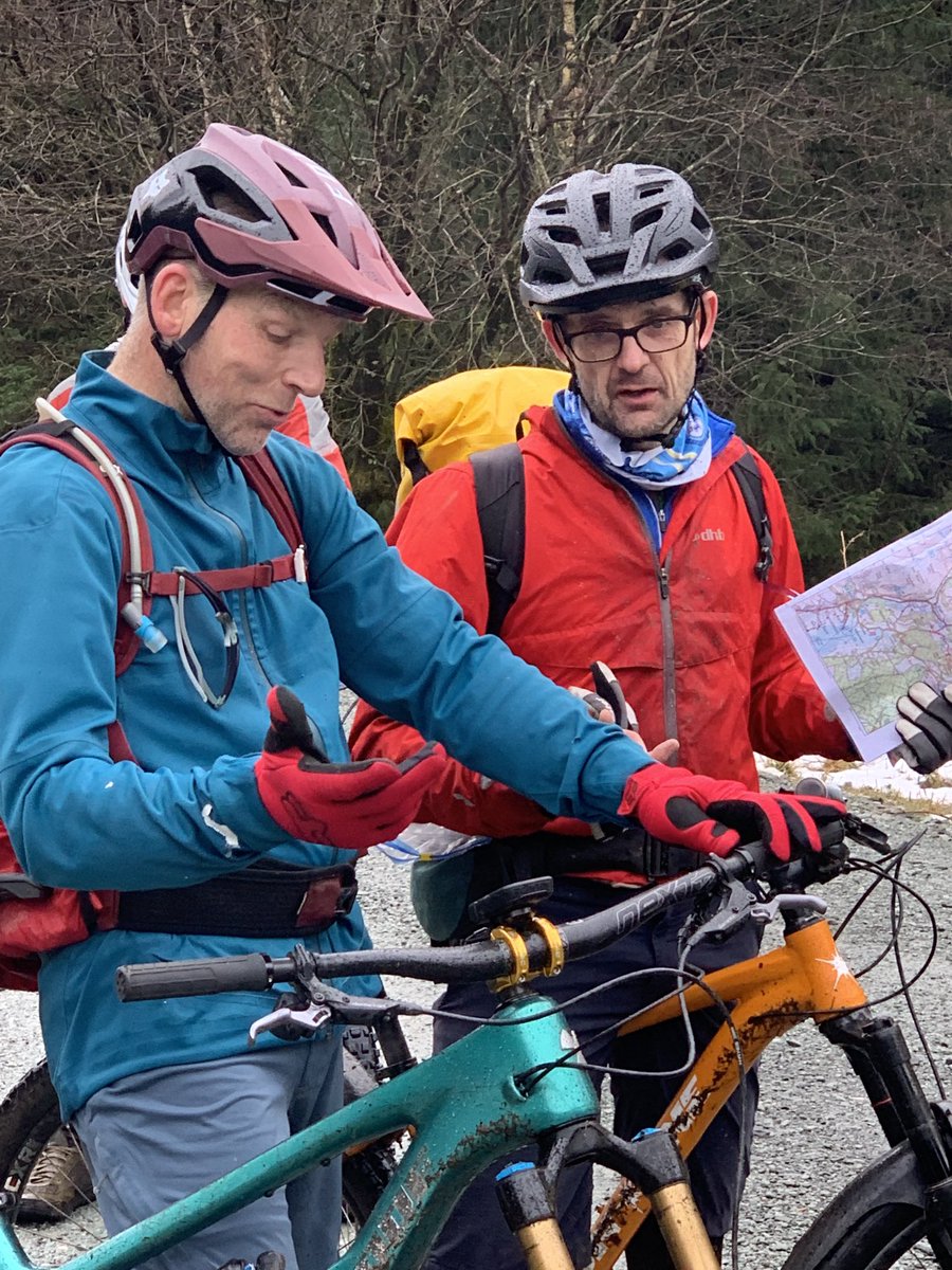 cycle_wise's tweet photo. “He who dares wins” A brilliant day riding bikes for our ⁦@BritishCycling⁩ #mtbleadership #assessment. A sprinkling of snow set a magical backdrop to some exciting riding. 3 more passes. Great job guys 🙌 #cyclewise #bikes ⁦@Lakesmtb⁩ #leadership #makingithappen https://t.co/wHfXv0F1LX