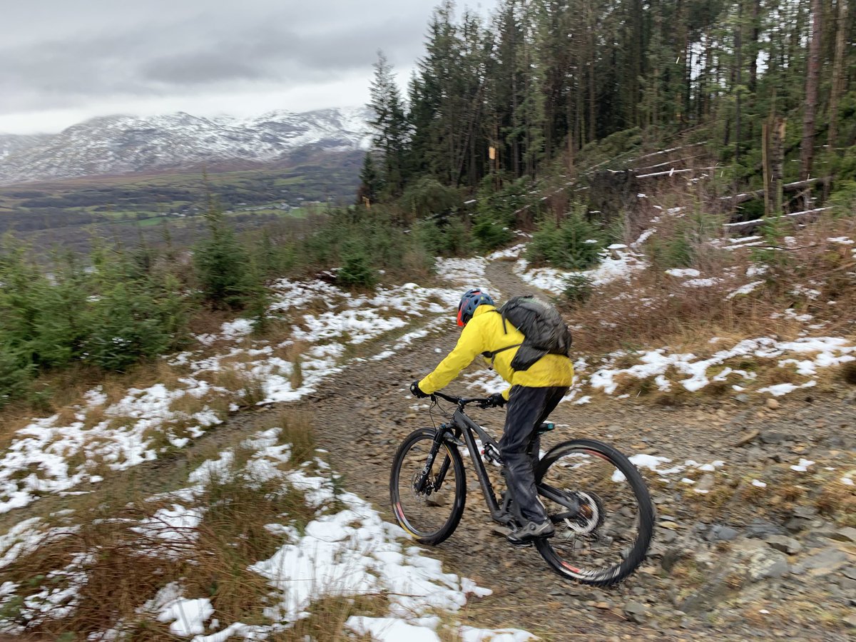 cycle_wise's tweet photo. “He who dares wins” A brilliant day riding bikes for our ⁦@BritishCycling⁩ #mtbleadership #assessment. A sprinkling of snow set a magical backdrop to some exciting riding. 3 more passes. Great job guys 🙌 #cyclewise #bikes ⁦@Lakesmtb⁩ #leadership #makingithappen https://t.co/wHfXv0F1LX