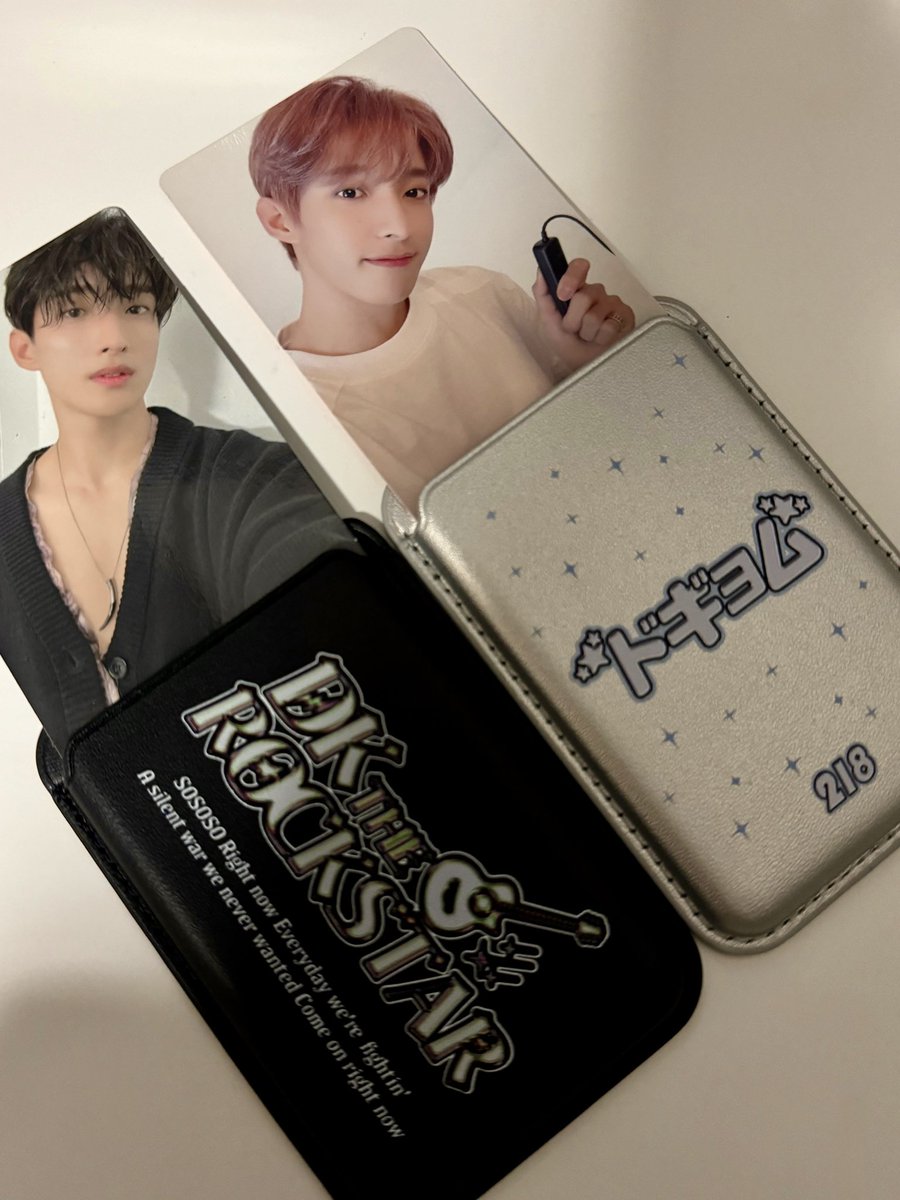 ˚*୨୧ 𝗛𝗮𝗽𝗽𝘆 DKᩚ 𝗗𝗮𝘆 ୨୧*˚

도겸이의 생일을 맞이하여 축하하는 마음으로 #RT *추첨 8분*께 제작한 도겸 맥세이프 지갑을 보내드립니다🩵 

🤍 도겸 생일 전 당발하여 발송 예정
🤍 국내 주소 한정