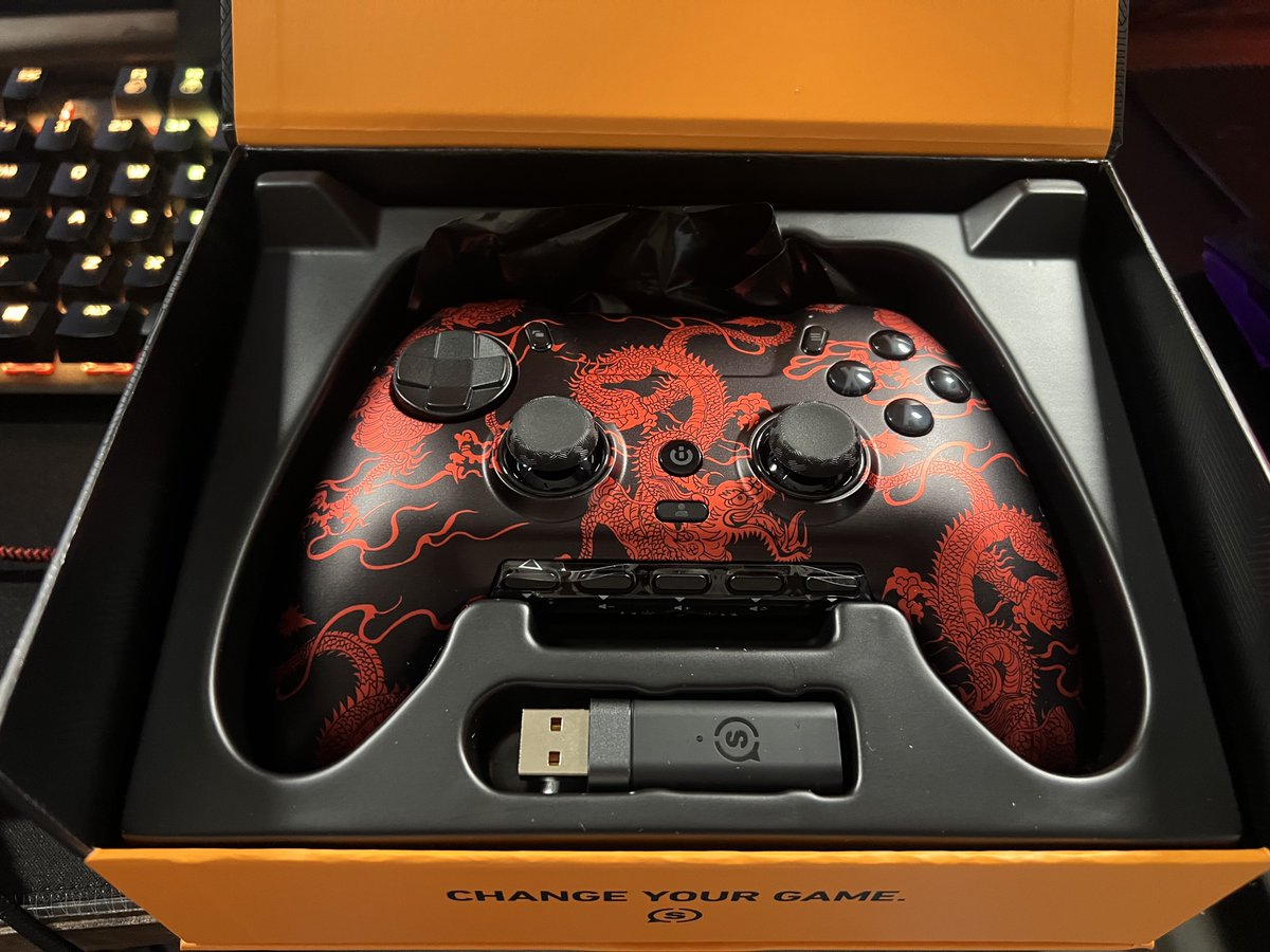 JCap95's tweet photo. This #scufcontroller is so DOPE!! Definitely one of the best controllers I’ve used so far!!
@ScufGaming #ScufENVISION https://t.co/EsALJsK4Rv