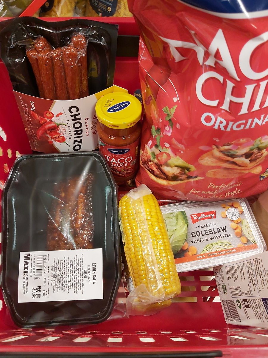 Looking forward to sunday 👍🏻🏈
#ribs #coleslaw #nachos #chorizo #tacosauce #guacamole #superbowl #LVIII #49ersVsCheifs #sanfrancisco #GoNiners #SanFrancisco49ers