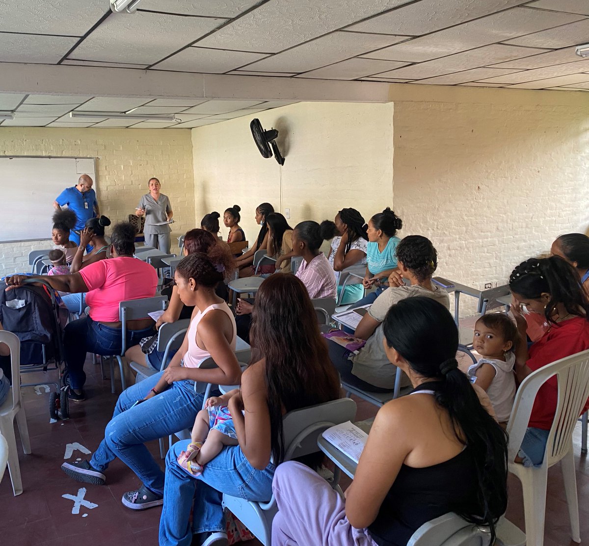 FcgRiocas's tweet photo. En alianza 🤝 con la @Fundacion_Exito , realizamos un taller a madres 🤱de #SanAntonio, #Florida y #Pradera sobre planificación familiar, abordando temas como métodos anticonceptivos, cuidado prenatal y lactancia materna 🍼. 
#Lactaton #ConLasGoticasNutrimosVidas https://t.co/SJ0owKxDSj