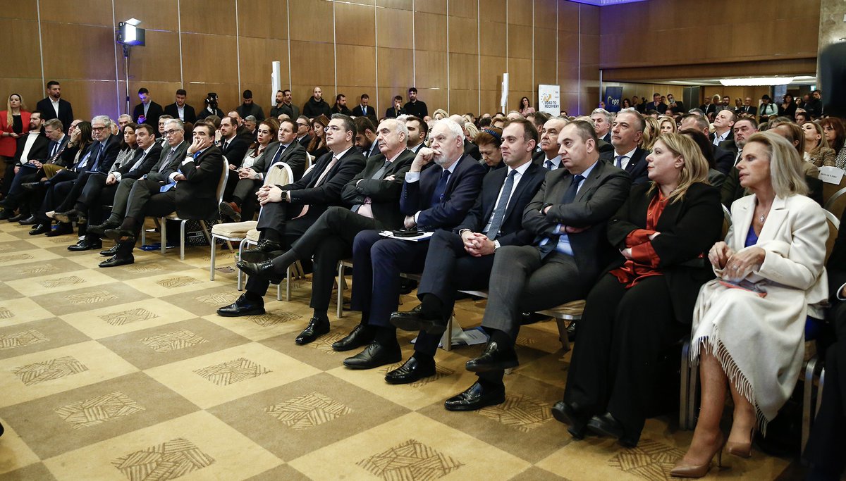 HDZ_HR's tweet photo. (2/3) Instrument #EUNextGen odigrao je ključnu ulogu u ekonomskom oporavku država članica nakon #COVID19. Osim toga, 🇭🇷 uz pomoć tog #EU novca prerasta u europski energetski hub, što je posebno važno u kontekstu 🇷🇺 agresije na #Ukraine. https://t.co/LPFjUGdXy5