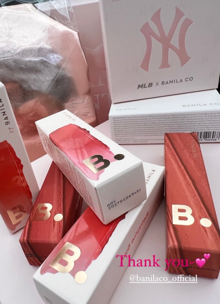 090224 INSTAGRAM story

จองฮันของพวกเราได้รับของขวัญและดอกไม้จากแบรนด์สามแบรนด์เลยค่ะ 🩷

#JEONGHAN #SEVENTEEN <a href="/pledis_17/">세븐틴(SEVENTEEN)</a>