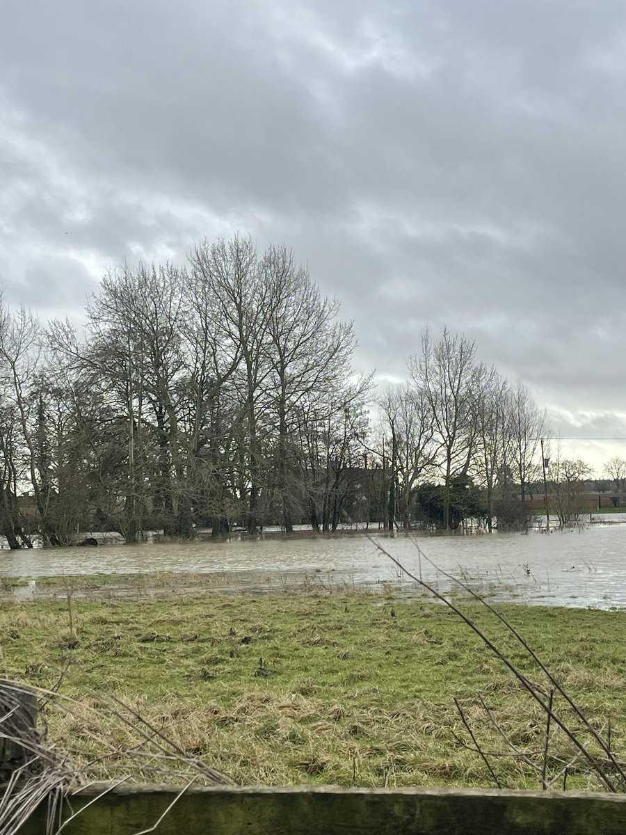 MarkFarrington2's tweet photo. @itvweather Easton Suffolk earlier today https://t.co/seqpftJqYA
