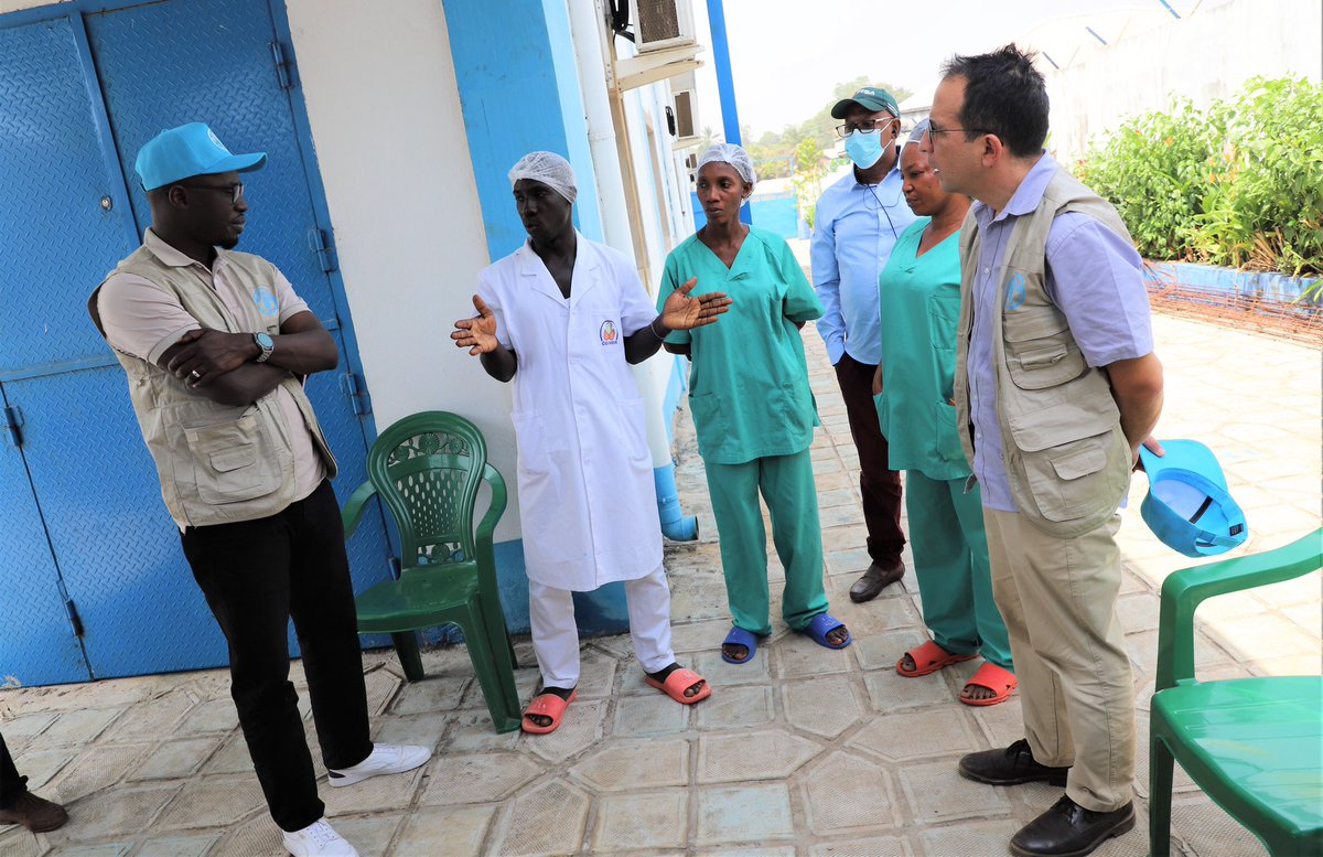 FAOGuinee's tweet photo. PMP-TAB: Après l’adoption des bonnes pratiques de biosécurité dans le secteur #avicole, visite de couvoirs & fermes pour vérifier leur applicabilité.
Les gestionnaires des exploitations ont apprécié la démarche & promis encore plus de rigueur sur la biosécurité en 🇬🇳
🐓🦃🥚🍗 https://t.co/I2U3uYJSy0