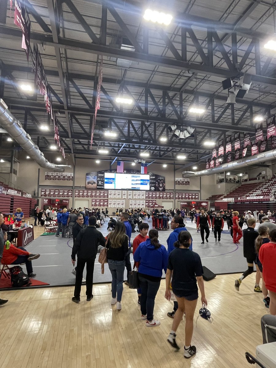 Regional tournament starts today! Wrestling kicks off at 9am, follow along with the links below! Girls: trackwrestling.com/tw/predefinedt… Boys: trackwrestling.com/tw/predefinedt…