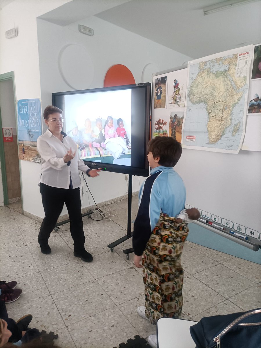 Manos Unidas Cuenca (@manosunidascu) on Twitter photo Participación de la misionera mercedaria de Berriz, Gema Mínguez, en los colegios de Sta Mª de la Expectación (Benedictinas) y de <a href="/cuenkmilagrosa/">La Milagrosa Cuenca</a> en Cuenca, dando a los alumnos su testimonio en RD Congo y México, con motivo de nuestro lanzamiento de la campaña 65 #efectoserhumano Participación de la misionera mercedaria de Berriz, Gema Mínguez, en los colegios de Sta Mª de la Expectación (Benedictinas) y de <a href="/cuenkmilagrosa/">La Milagrosa Cuenca</a> en Cuenca, dando a los alumnos su testimonio en RD Congo y México, con motivo de nuestro lanzamiento de la campaña 65 #efectoserhumano