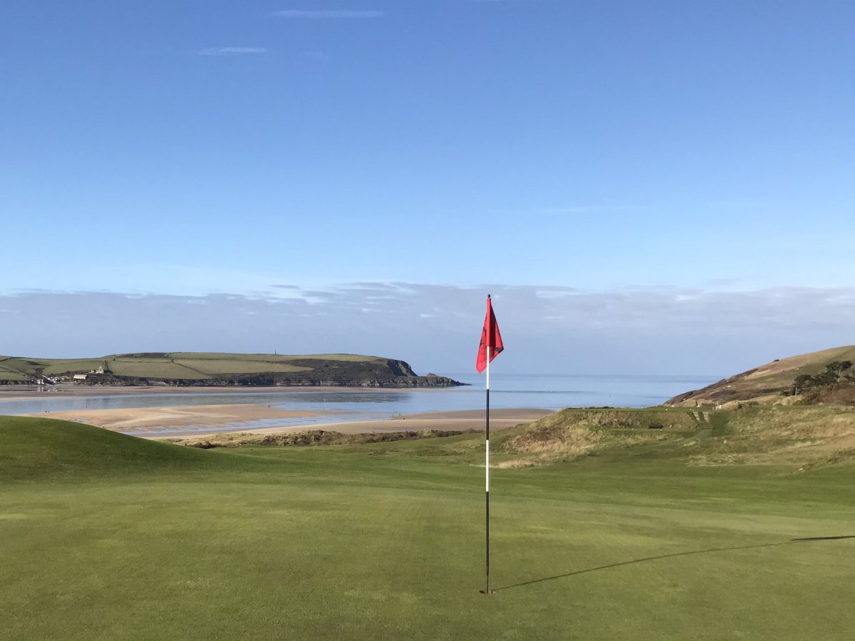 The 17th green with Rock Beach and Stepper Point in the background.
#stenodocgolfcourse #stenodoc #stenodocgolfclub #worldtop100golf #top100golfcourses