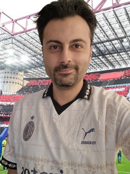 FeliceRaimondo's tweet photo. It's my pleasure @acmilan #FourthKit https://t.co/4eyQWsVte6