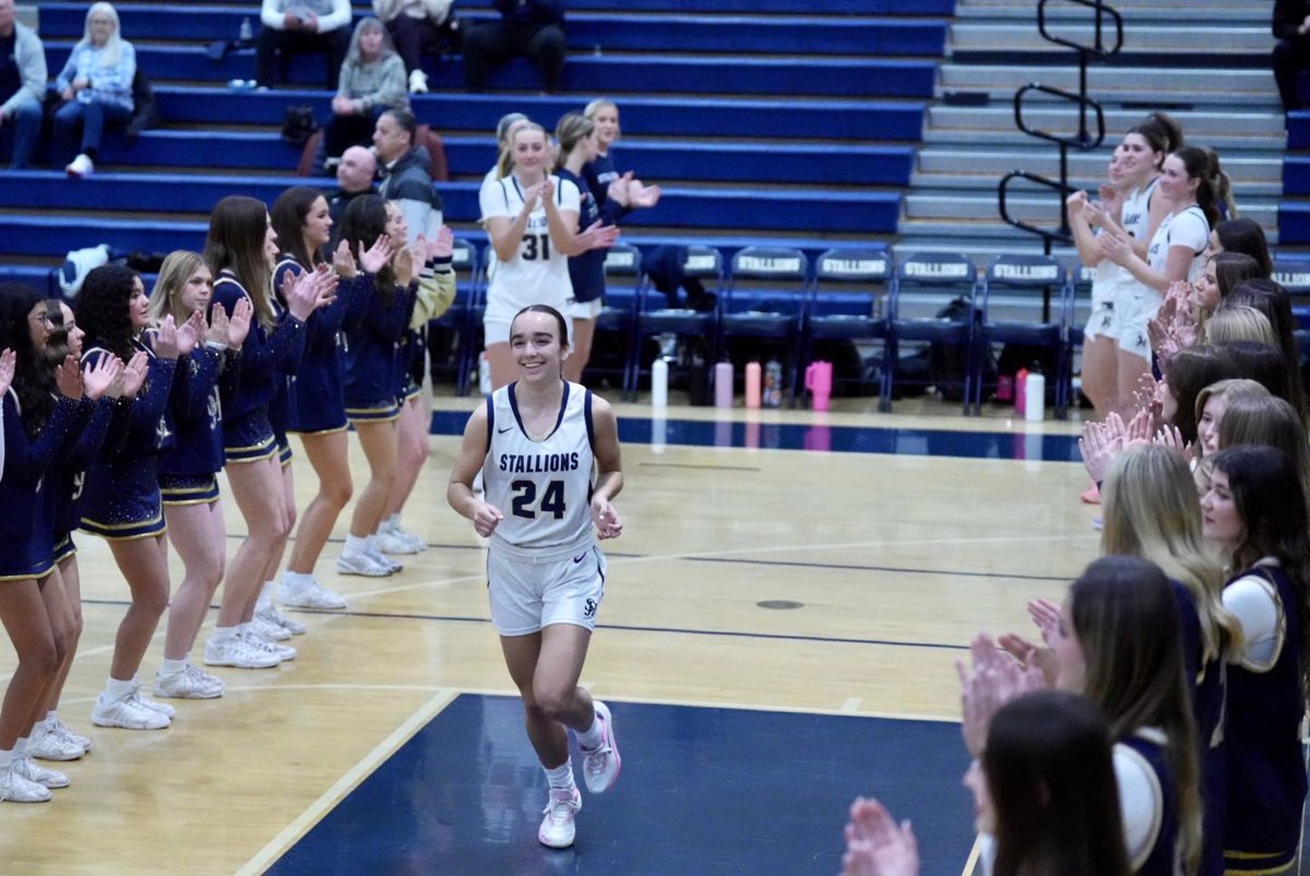 Won our D1 first round CIF playoff game last night vs Trinity League opponent Rosary 69-56 @sydney21pete 22pts 10reb 4stl @AnnaShreeve_ 24pts 7reb @hudson_aryanna 8pts 11ast 6reb 4stl