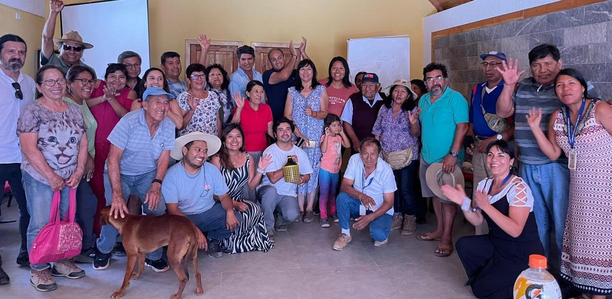 cherobres's tweet photo. Saludamos a la Asociación Gremial de productores de Vino Pintatani del Valle de Codpa! En hora buena productores y productoras patrimoniales que mantienen viva la práctica patrimonial trabajando juntos @superarpobreza @ServicioPais @CamaronesChile @czavalasotoxv https://t.co/DH2c5XsjuE
