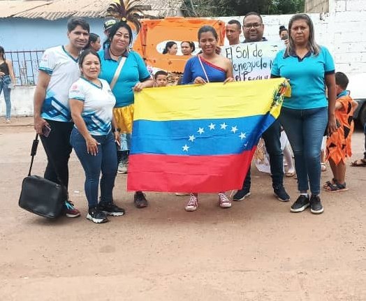 CDCE_PGuardati's tweet photo. #CarnavalesFelices

Desfile lleno de amor y cariño para celebrar el carnaval pedagógico desde las escuelas del CDCE parroquia Guardatinajas del estado Guárico.
@_LaAvanzadora @CDCEGuarico @nercyguere https://t.co/Wyaq3LtYPR