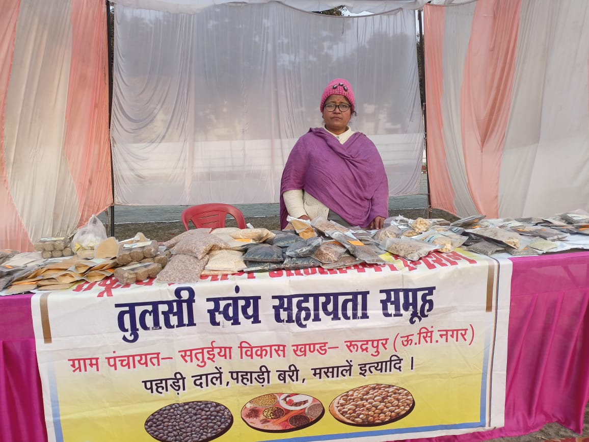 RudrapurBlock's tweet photo. 46वीं बटालियन PAC स्थापना दिवस समारोह के अवसर पर वि० खं० रुद्रपुर की स्वयं सहायता समूहों द्वारा प्रदर्शनी में प्रतिभाग किया गया l ग्राम्य विकास विभाग SHG सदस्यों को बाजार पहुँच एवं विपणन सुविधा उपलब्ध कराने हेतु प्रयासरत है l  #ग्रामाभ्युदयादेव_देशाभ्युदय:  #Rural_Development_UK https://t.co/YN8SqXrEyO